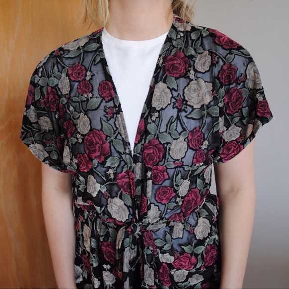 Secret Treasures floral robe! - Picture 2 of 5